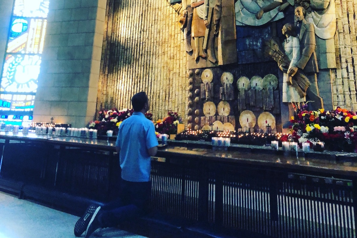 35247444_1549473205977559_r-2